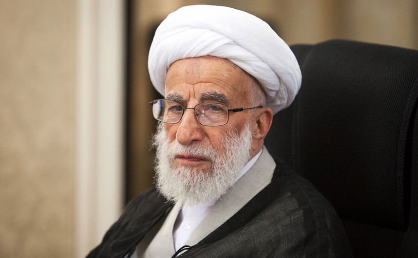 آية الله جنتي: نجاح الحرس الثوري في اطلاق القمر الصناعي اذهل الاعداء وابهج الاصدقاء