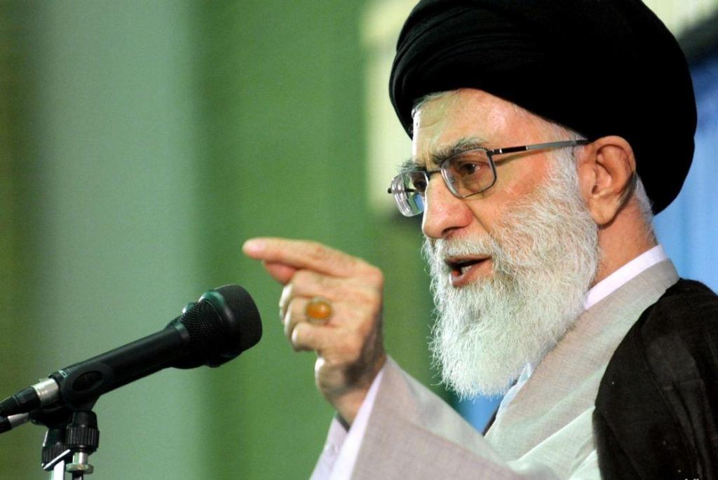 قائد الثورة الاسلامیة : قوة النظام الاسلامی ستتعاظم یوما بعد یوم