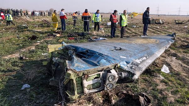 ظريف: ايران جاهزة لنقل جثامين الضحايا الاوكرانيين في حادث تحطم الطائرة