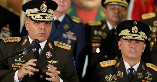 القوات المسلحة الفنزويلية تؤكد على توفير الحماية لناقلات النفط الايرانية
