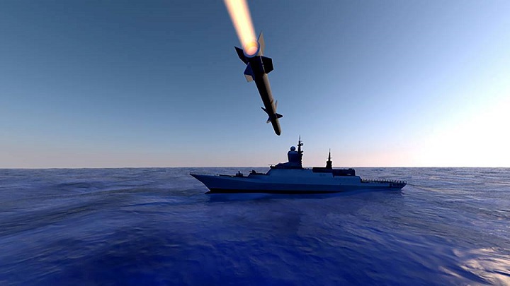 القوة البحرية اليمنية تعلن استهداف بارجة عسكرية إماراتية