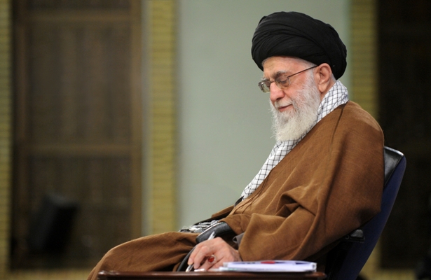 قائد الثورة الاسلامية يوافق علي شروط وضوابط عفو او تخفيف العقوبة عن المحكومين