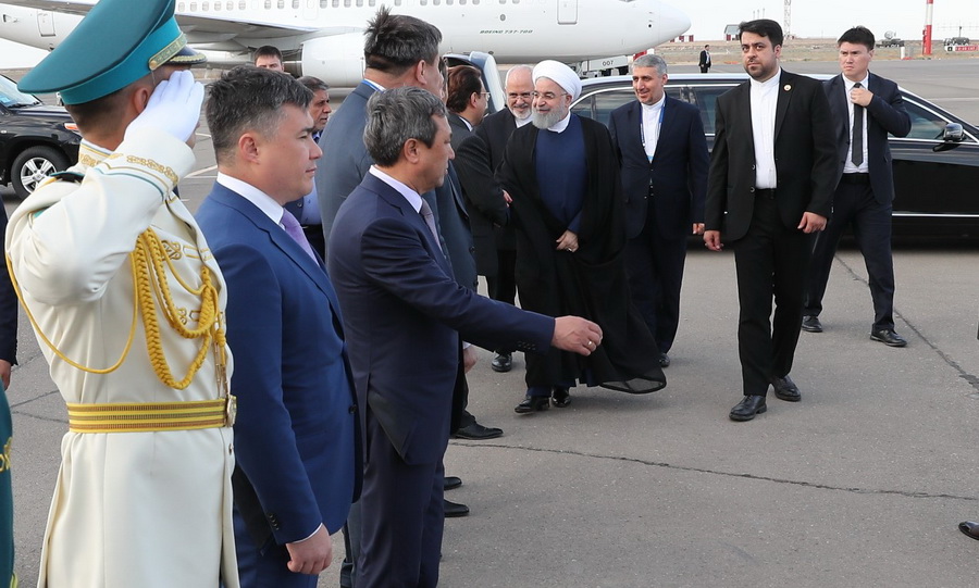 الرئيس روحاني يغادر اكتاو متجها الي طهران