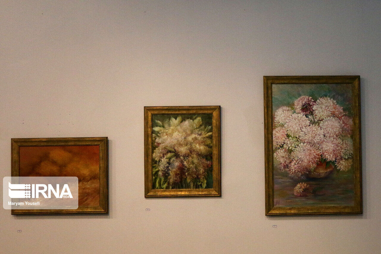 اقامة معرض لوحات الرسم في تبریز