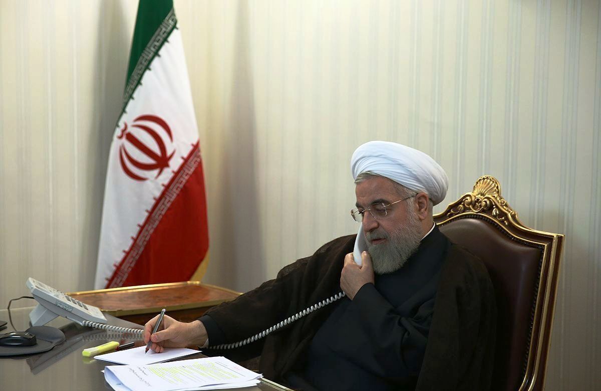 الرئيس روحاني : القوات المسلحة تسطر الملاحم جنبا الى جنب حماة السلامة في البلاد