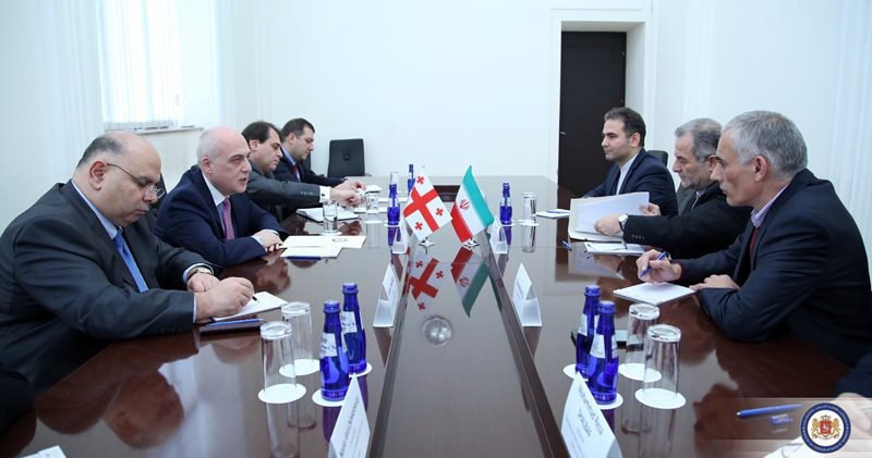 سفير ايران يبحث مع وزير خارجية جورجيا حول القضايا القنصلية والعلاقات الثنائية