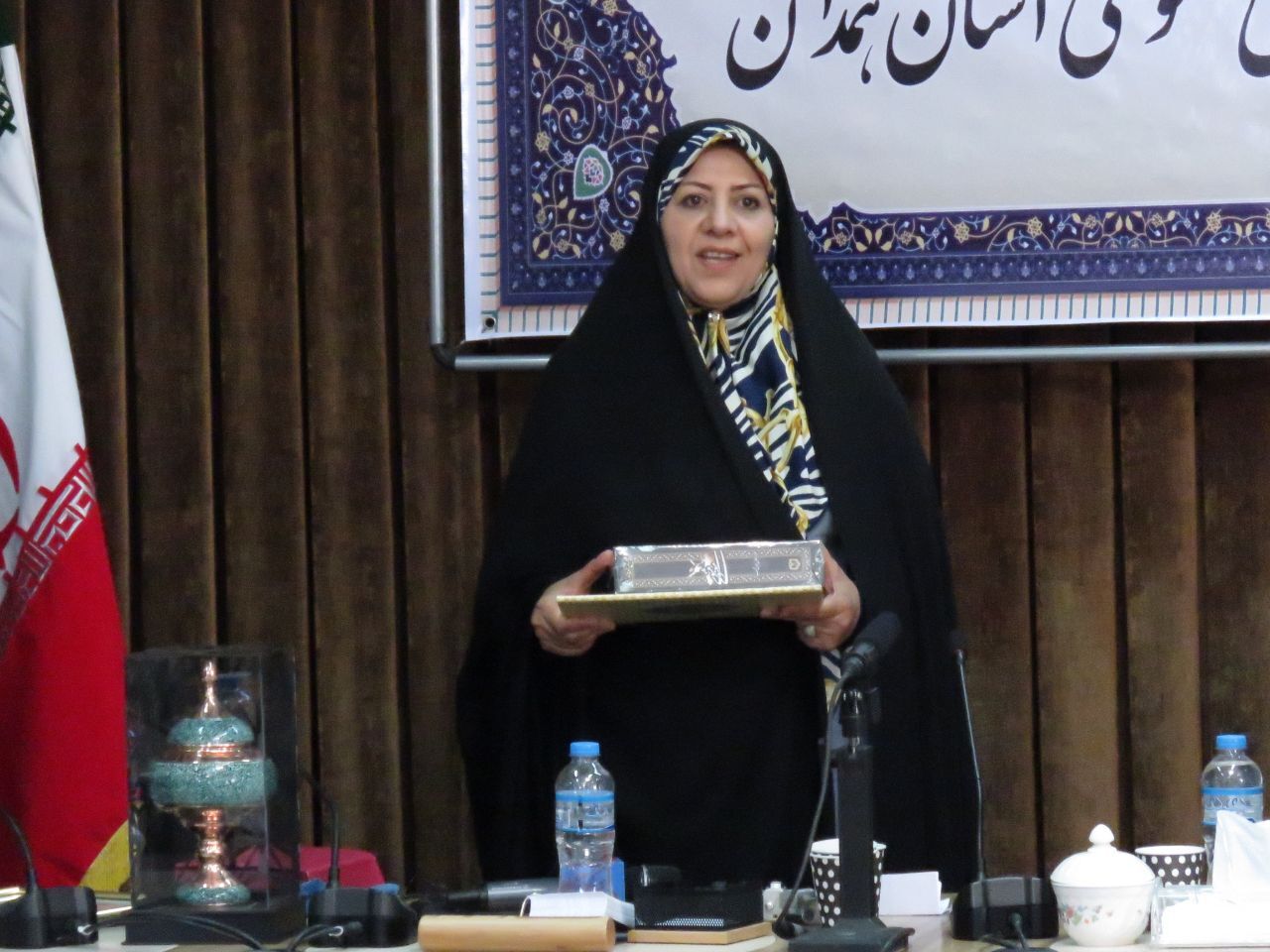 كاتبة إيرانية تنال جائزة أوراسيا الأدبية