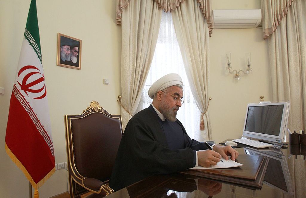 روحاني : اللغة الفارسية جزء من التاريخ الحضاري الايراني وقطعة من حضارة العالم الاسلامي