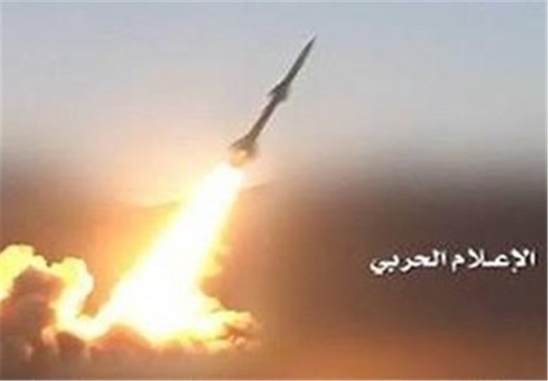 القوة الصاروخیة الیمنیة تستهدف مصافی ینبع غرب السعودیة بصاروخ بالیستی