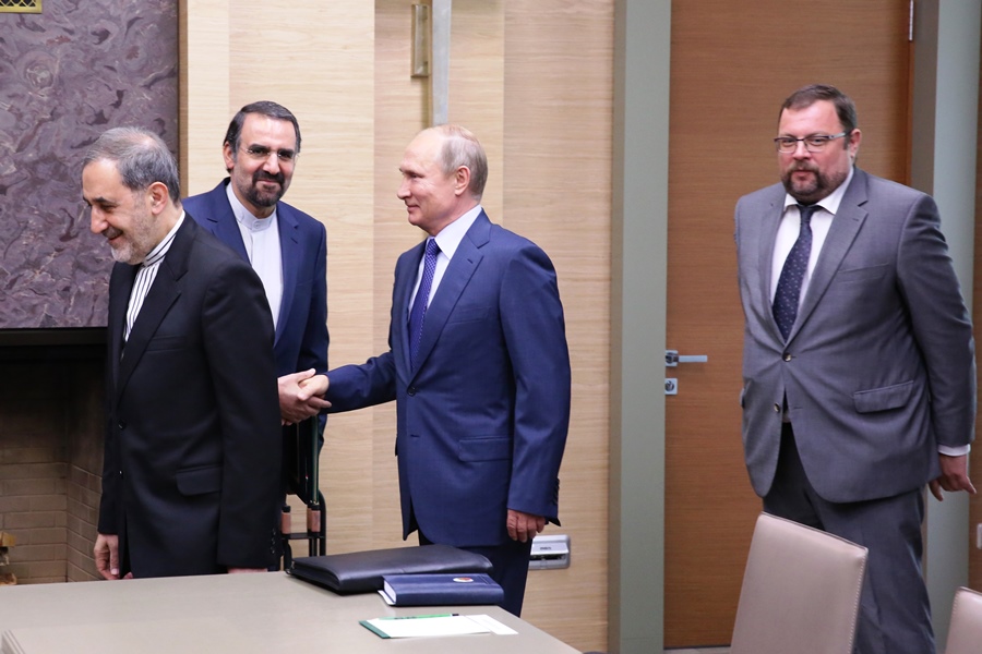 السفير سنائي: أسس تطوير العلاقات الاقتصادية بين ايران وروسيا متوفرة