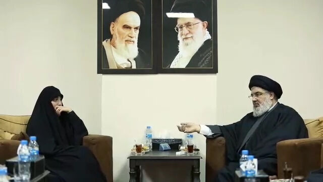 السيد نصرالله یستقبل كريمة الشهيد قاسم سليماني