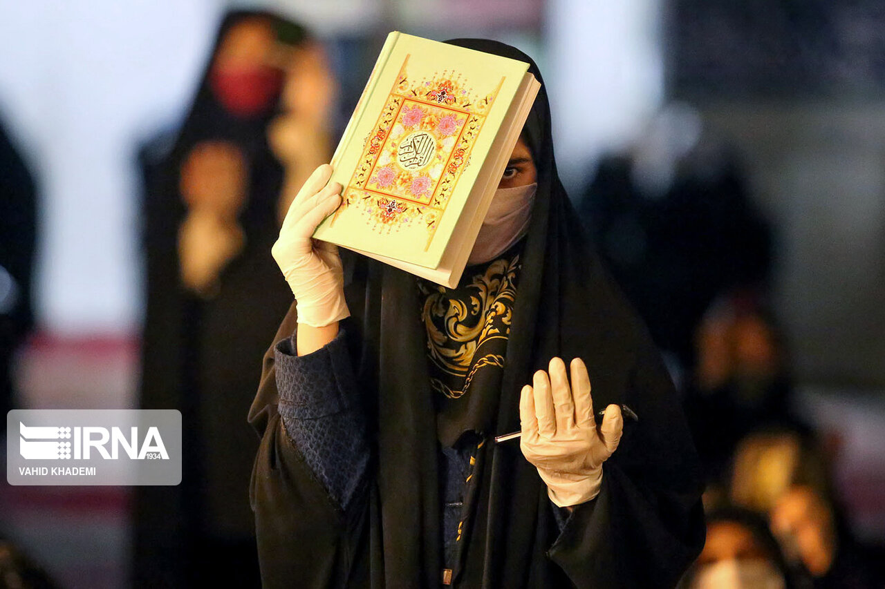 مراسم احياء الليلة الثانية من ليالي القدر في ايران