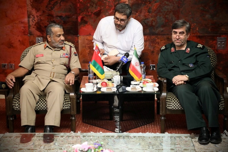 تعزيز التعاون بين الحرس الثوري والقوات المسلحة العمانية