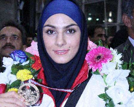 مريم هاشمي تفوز بالميدالية الفضية في بطولة العالم للووشو