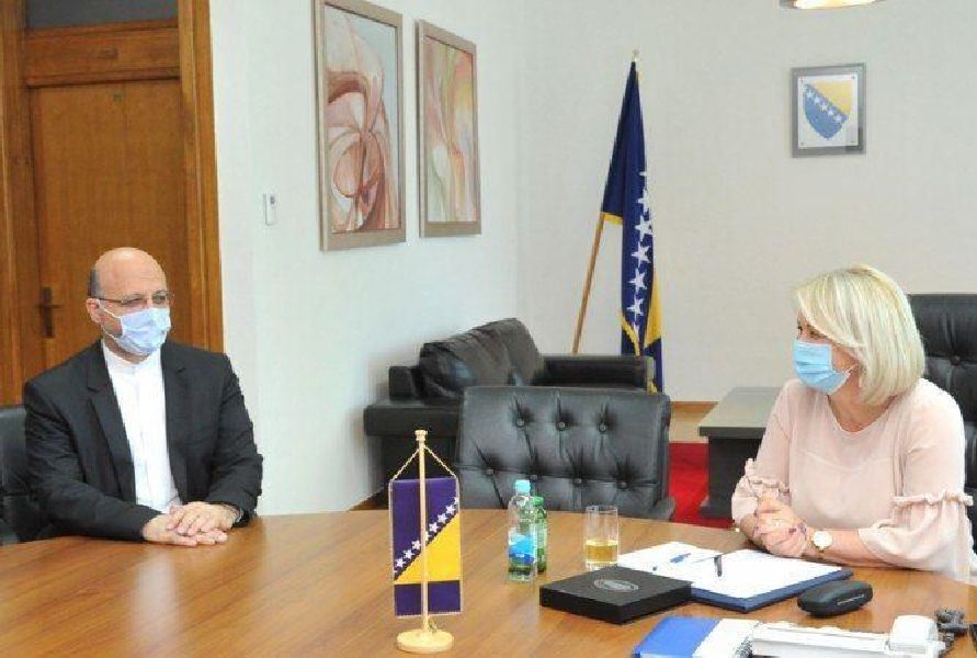 السلطات البرلمانية البوسنية تؤكد دفع العلاقات مع إيران