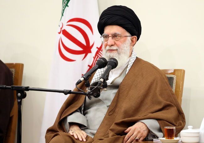 قائد الثورة يؤكد ضرورة الحفاظ على روح الدفاع عن الحق والجهاد في سبيل الله