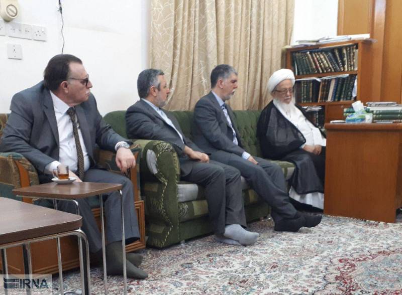 وزير الثقافة الايراني يلتقي عددا من مراجع الدين في النجف الأشرف