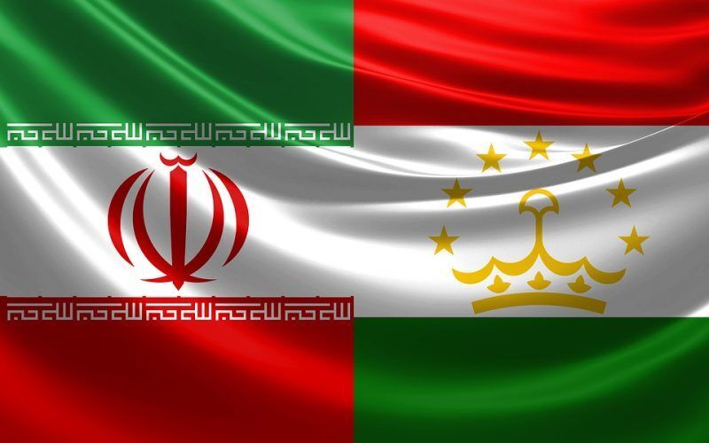 مثقفون طاجيك : سيجتاز الايرانيون ازمة كورونا مرفوعي الرأس