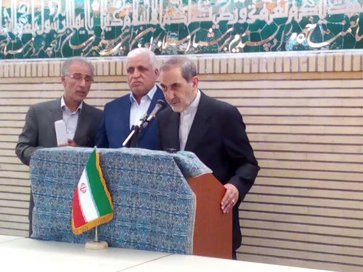 ولايتي : العلاقات بين ايران والعراق استراتيجية