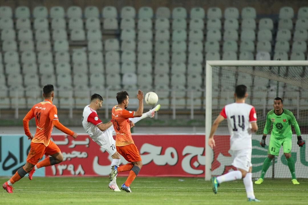 برسبوليس يبدأ مشواره في الموسم الجديد للدوري الايراني بالتعادل السلبي مع سايبا