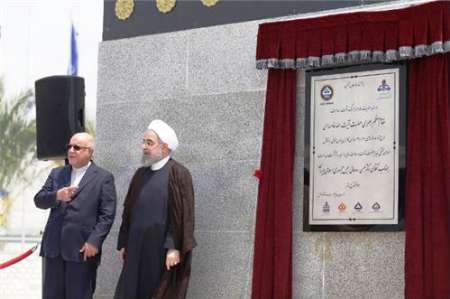 روحاني يأمر بافتتاح مشروع تطوير الطبقة النفطية في حقل بارس الجنوبي