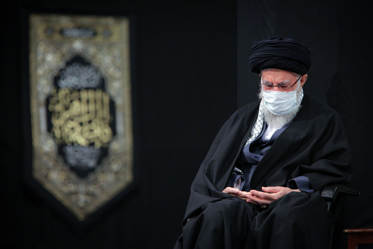 اقامة مجلس عزاء في ذكرى استشهاد فاطمة الزهراء (ع) بحضور قائد الثورة